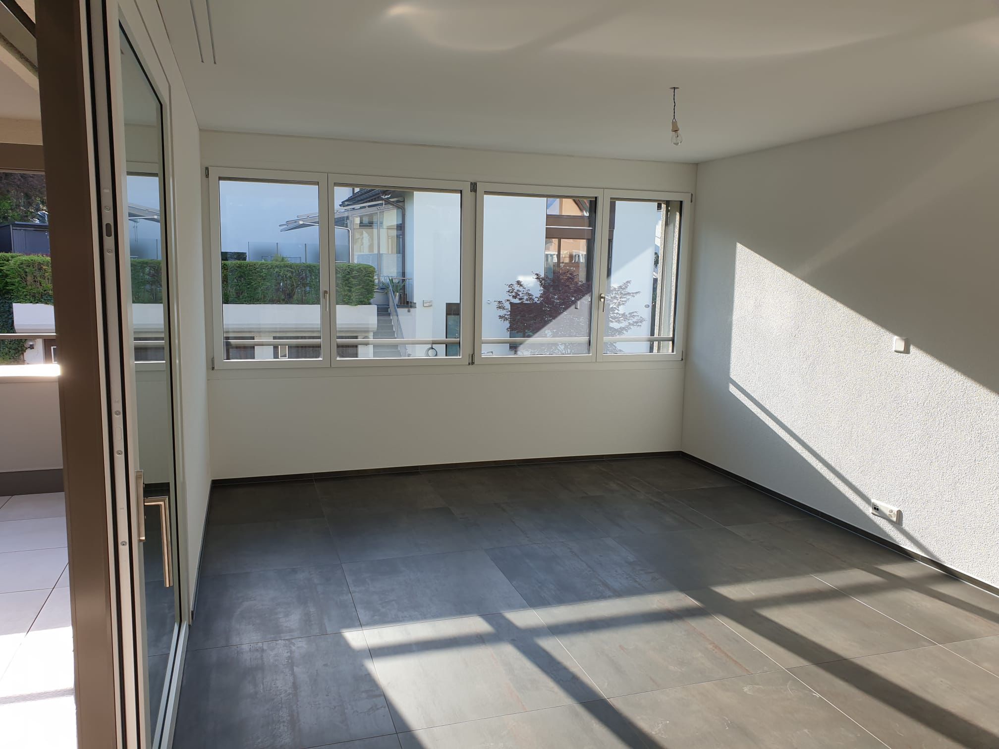 Helles Zimmer nach Reinigung